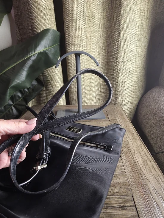 Kate Spade Nylon Black Crossbody Bag - Sleek Everyday Carry - Picture 6 of 8